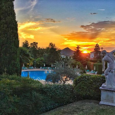 Hotel Des Bains Terme Montegrotto Terme Exterior foto