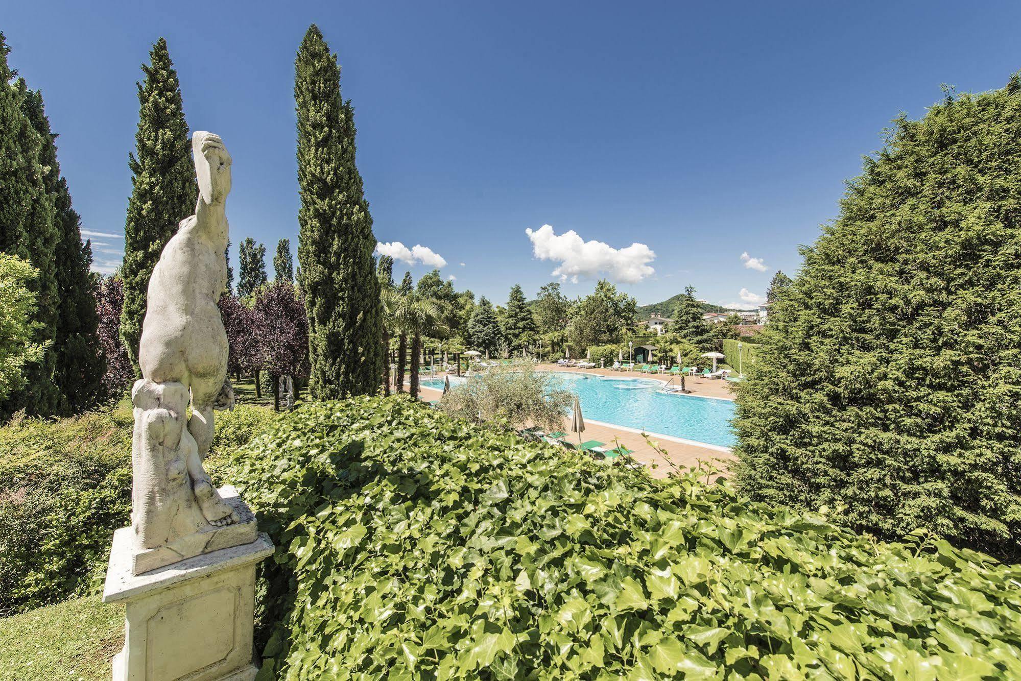 Hotel Des Bains Terme Montegrotto Terme Exterior foto